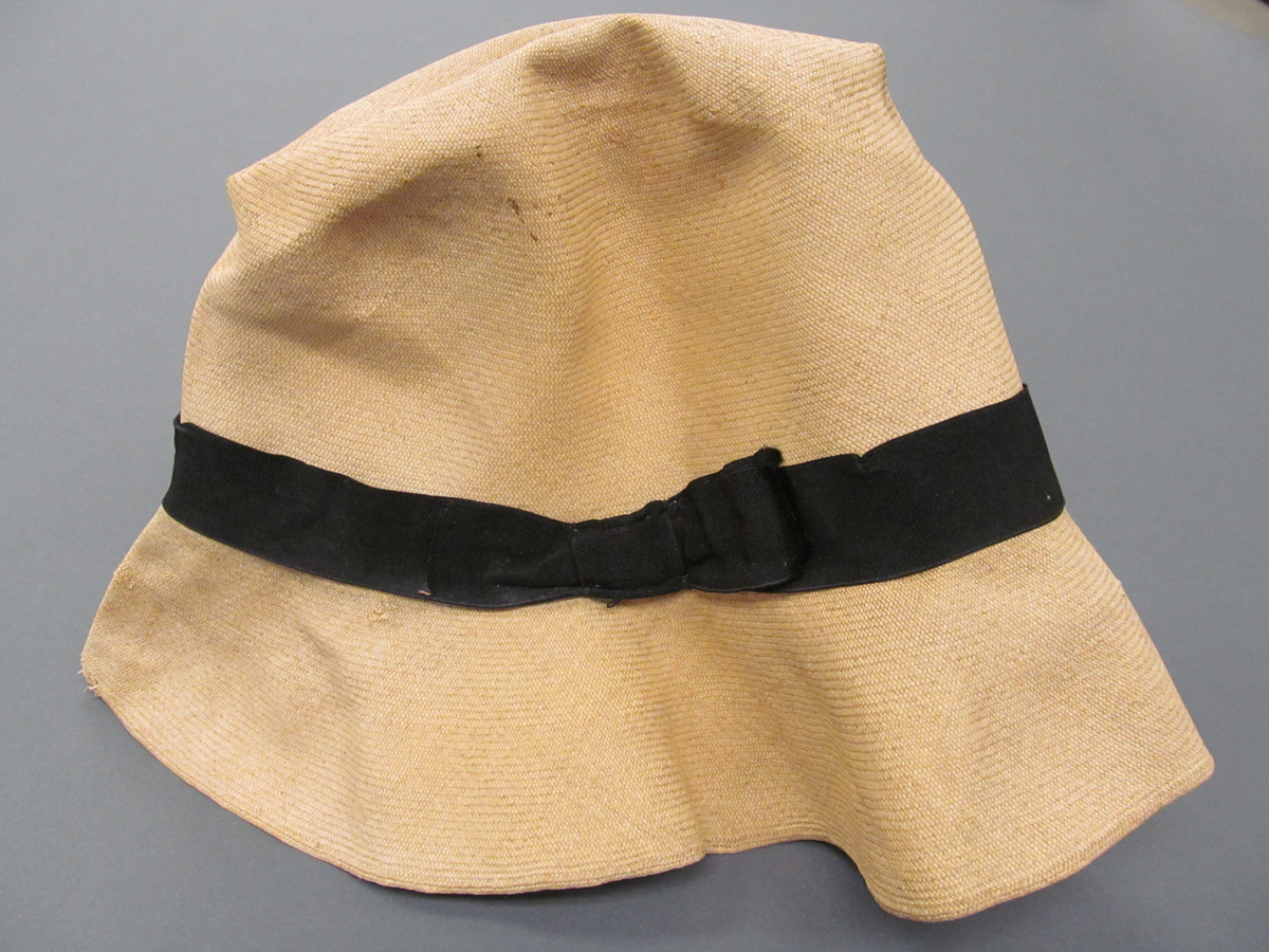 Costumes and Personal Effects Database